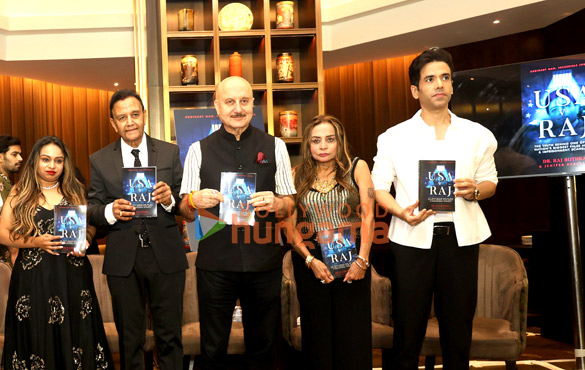 photos anupam kher tusshar kapoor and others attend padma shri dr raj bothras usa v raj book launch 5