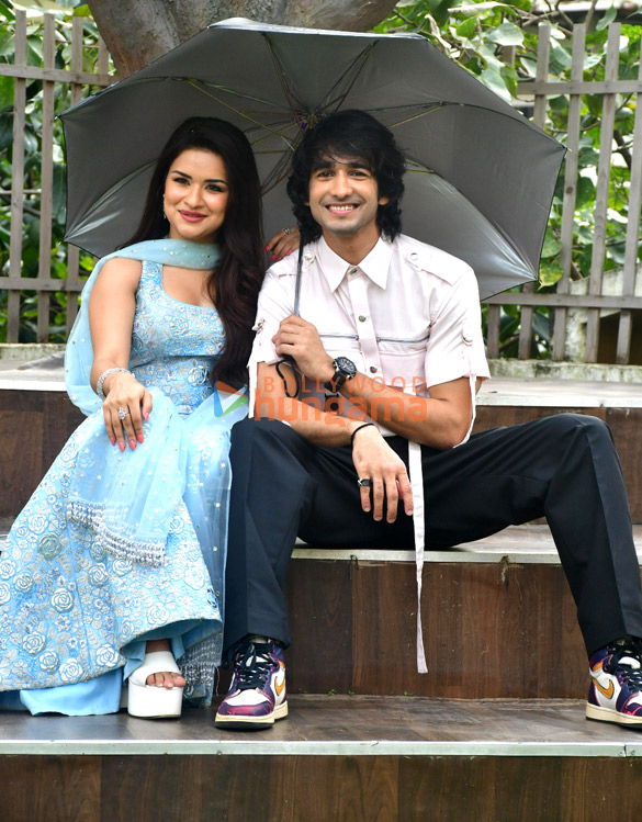 photos avneet kaur and shantanu maheshwari snapped promoting love in vietnam 7
