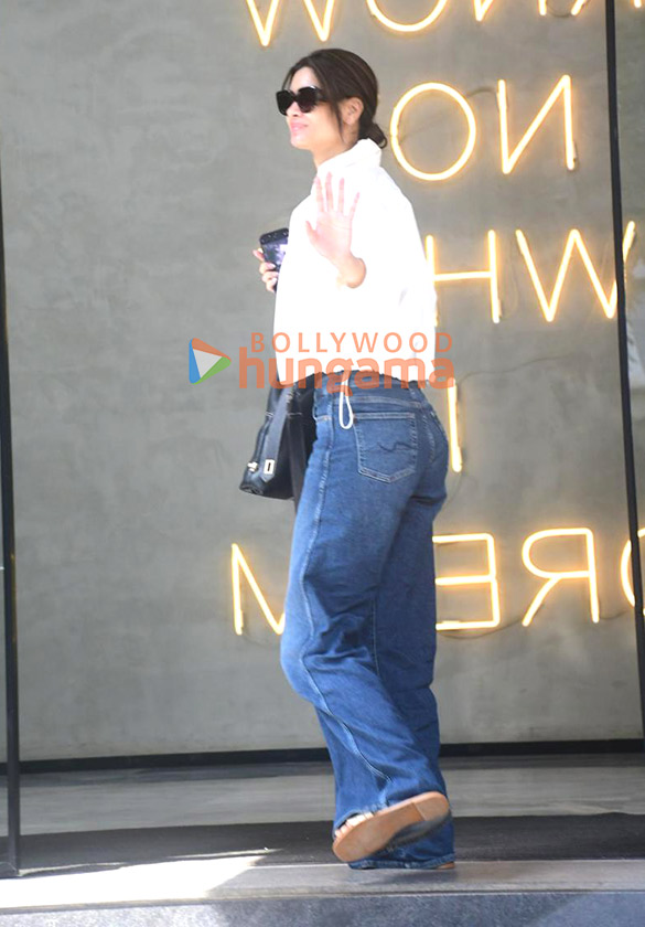 photos diana penty snapped at excel entertainments office in bandra 3