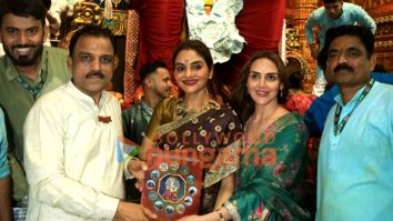Photos: Esha Deol, Madhoo and others snapped at Lalbaugcha Raja