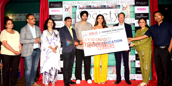 photos harbhajan singh geeta basra and others unveil the latest issue of society achievers magazine 5