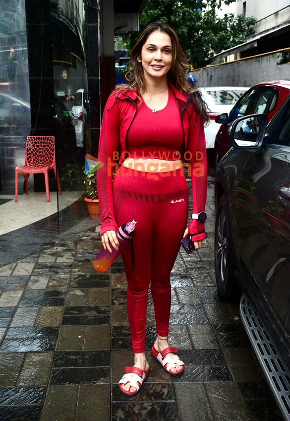 Photos: Isha Koppikar snapped outside The Zone 360 Fitness, Bandra