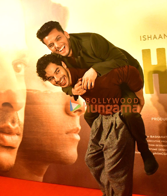 photos ishaan khatter vishal jethwa and neeraj ghaywan snapped at the homebound press conference 8