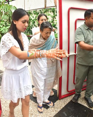 Photos: Kajol, Tanuja, Nysa Devgan and Tanisha Mukherjee snapped in Bandra