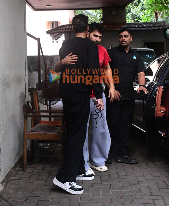 photos karan johar and varun dhawan spotted at dharma productions office in khar 6