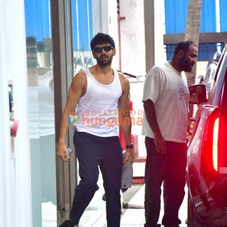Photos: Kartik Aaryan snapped at T-Series office in Andheri