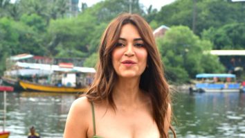 Photos: Kriti Kharbanda snapped at Versova jetty