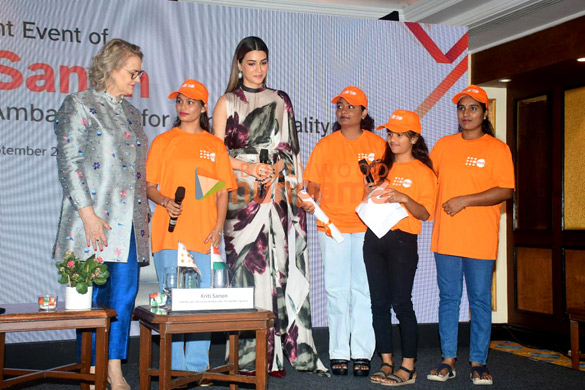 photos kriti sanon conferred as unfpa indias honorary ambassador for gender equality at taj lands end mumbai 8