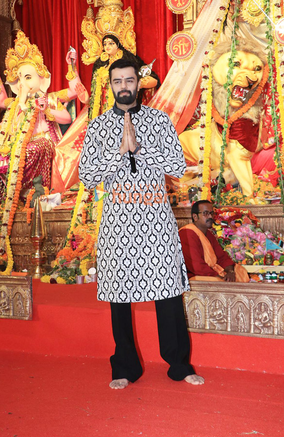photos mouni roy suniel shetty rupali ganguly and others snapped at a durga puja pandal 9