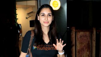 Photos: Nikita Dutta snapped in Juhu