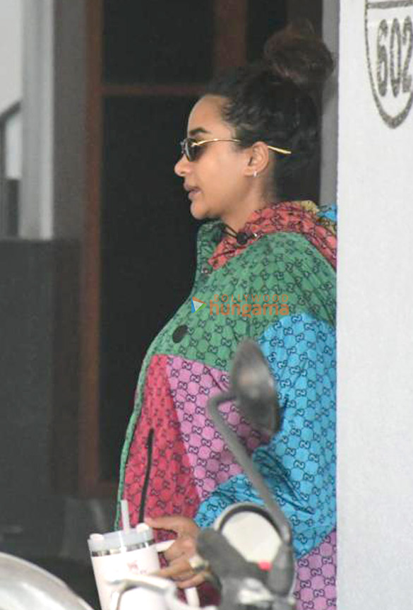 Photos: Patralekha snapped outside a clinic in Bandra Photos: Patralekha snapped outside a clinic in Bandra