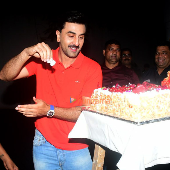 photos ranbir kapoor snapped celebrating his birthday at his residence in bandra 1