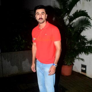 Photos: Ranbir Kapoor snapped celebrating his birthday at his residence in Bandra