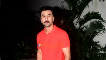 Photos: Ranbir Kapoor snapped celebrating his birthday at his residence in Bandra