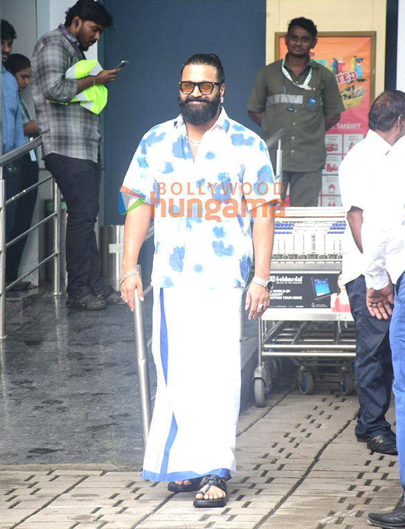 Photos: Rishab Shetty snapped at Kalina airport Photos: Rishab Shetty snapped at Kalina airport
