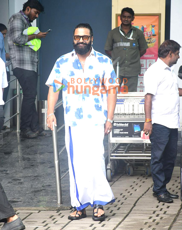 photos rishab shetty snapped at kalina airport 2