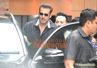 Photos: Salman Khan, Ridhima Pandit, Iulia Vantur, Gauahar Khan and others grace Arbaaz Khan’s wife Sshura Khan’s baby shower ceremony in Bandra