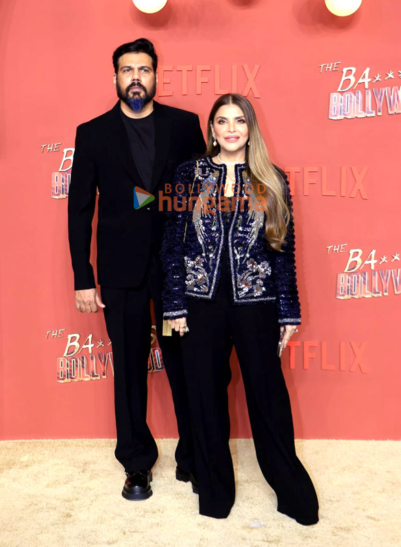 photos shah rukh khan kajol aryan khan ajay devgn sahher bambba shashank khaitan and others grace the premiere of the bads of bollywood 99008 64
