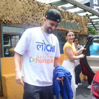 Photos: Soha Ali Khan and Kunal Kemmu spotted outside a café in Bandra