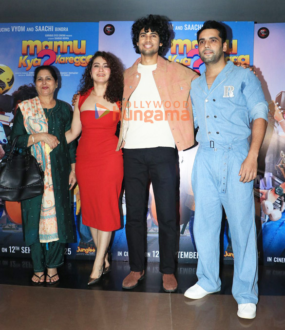 photos subhash ghai aparshakti khurana pashmina roshan and others grace the premiere of mannu kya karegga 7
