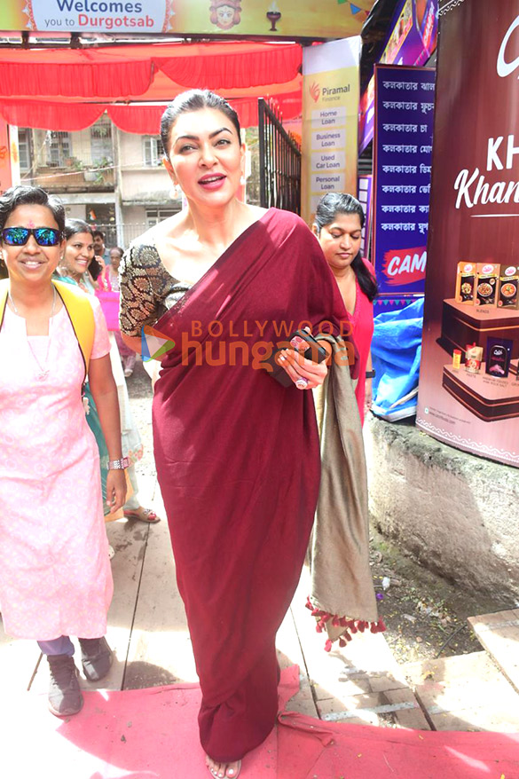 photos sushmita sen bipasha basu and karan singh grover snapped at durga puja pandal 5