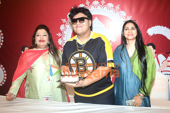 photos tanishaa mukerji ayan mukerji and others snapped at north bombay sarbojanin durga puja 2025 press meet 5