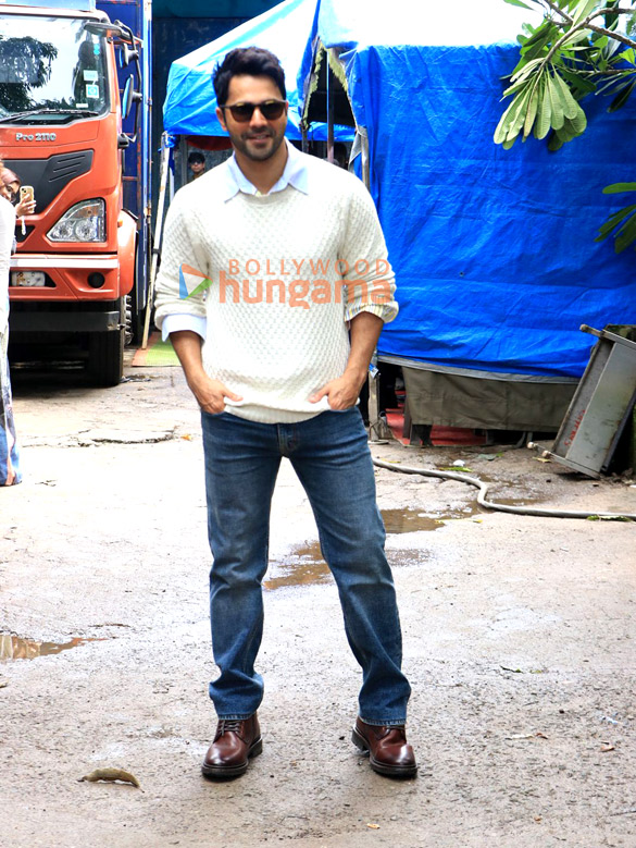 photos varun dhawan janhvi kapoor sanya malhotra and rohit saraf snapped promoting sunny sanskari ki tulsi kumari 3