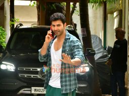 Photos: Varun Dhawan snapped in Juhu