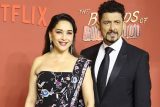 A vision of grace and glamour! Madhuri Dixit