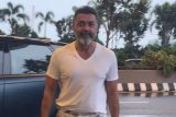 Bobby Deol’s unique sweatpants for his airport look