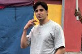 Siddharth Malhotra papped in Barish