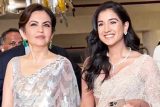 Ambani Ladies for diwali! Nita Ambani, Radhika Merchant