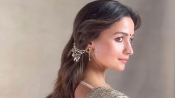 Draped in elegance, sprinkled with stardust! Alia Bhatt