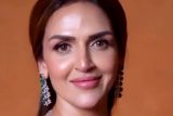 Esha Deol’s pink festive glam
