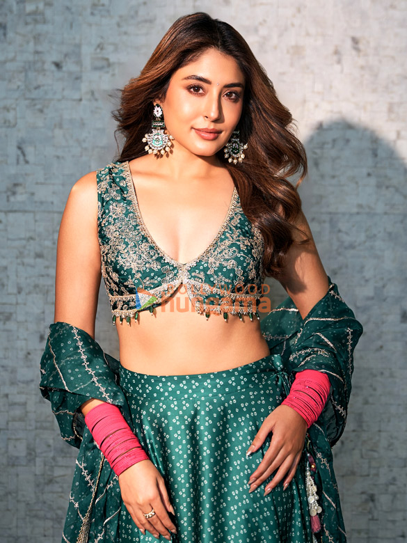 kritika kamra 4 28