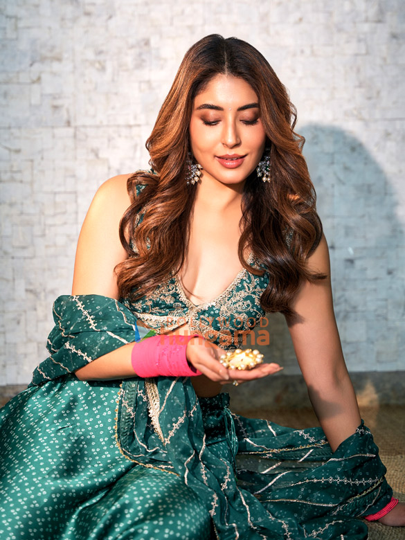 kritika kamra 6 12