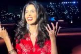 Mallika Sherawat grooves on current viral song Kaho Na Kaho