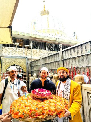 Photos: Aftab Shivdasani snapped at Ajmer Sharif Dargah
