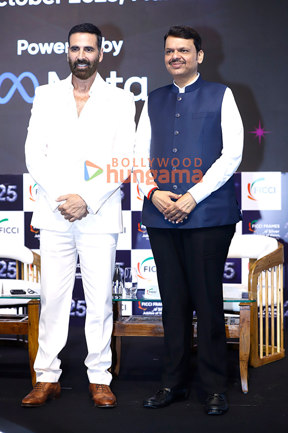 photos akshay kumar ayushmann khuranna in conversation with chief minister devendra fadnavis at ficci frames 2025 5