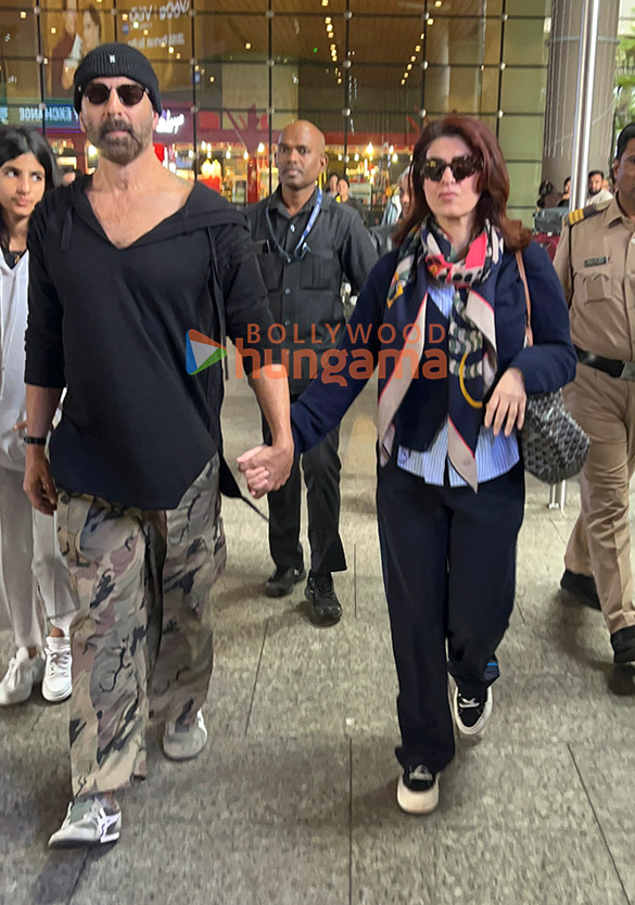 Photos: Akshay Kumar, Twinkle Khanna, Aftab Shivdasani and Indra Kumar snapped at the airport Photos: Akshay Kumar, Twinkle Khanna, Aftab Shivdasani and Indra Kumar snapped at the airport