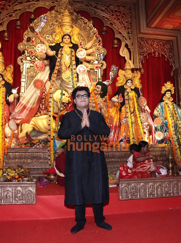 photos alia bhatt hrithik roshan rani mukerji karan johar ajay devgn kajol and others snapped at 79th north bombay sarbojanin durga puja 17
