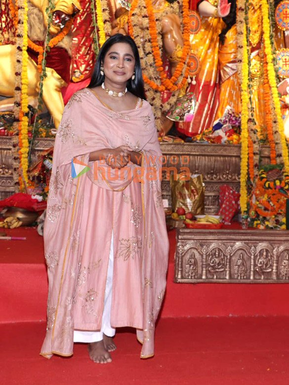 photos alia bhatt hrithik roshan rani mukerji karan johar ajay devgn kajol and others snapped at 79th north bombay sarbojanin durga puja 9