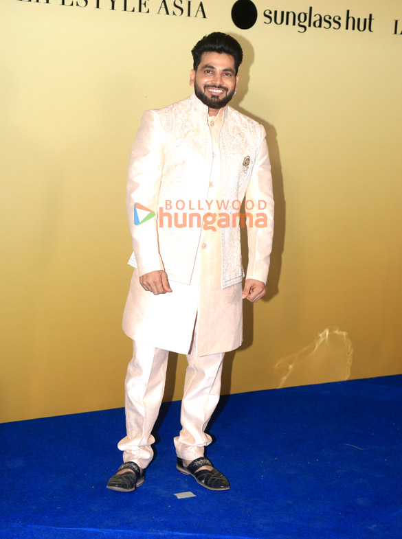 photos avneet kaur nushrratt bharuccha aaman devgan urvashi rautela and others grace the lifestyle diwali bash 2025 46