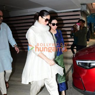 Photos: Kareena Kapoor Khan and Karisma Kapoor snapped in Bandra