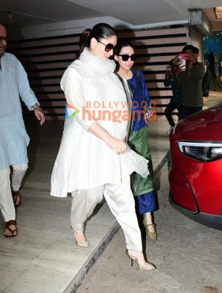 Photos: Kareena Kapoor Khan and Karisma Kapoor snapped in Bandra
