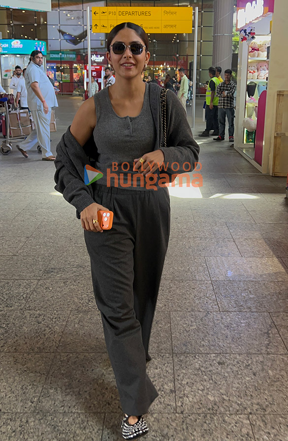 photos kartik aaryan kabir khan mrunal thakur and twinkle khanna snapped at the airport 5