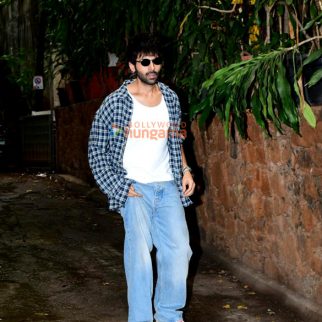 Photos: Kartik Aryan spotted at Krome Studio in Bandra