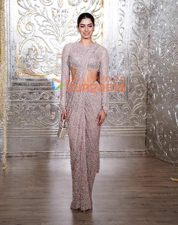 photos kriti sanon ananya panday alaya f sara ali khan and others attend manish malhotras diwali party 7