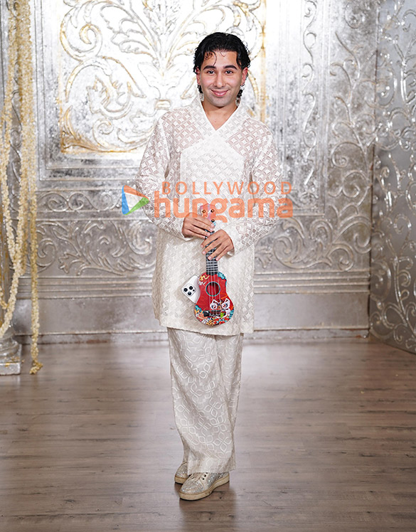 photos kriti sanon ananya panday alaya f sara ali khan and others attend manish malhotras diwali party 8