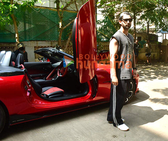 photos lakshya snapped with his new car in juhu 1